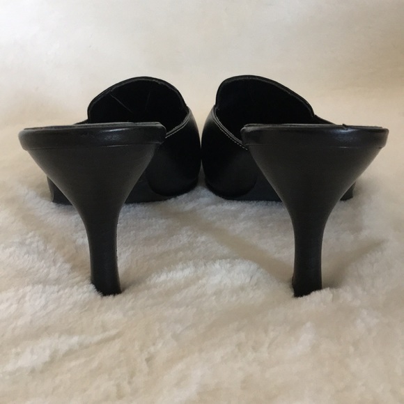 Black heels with stitching - Picture 4 of 8